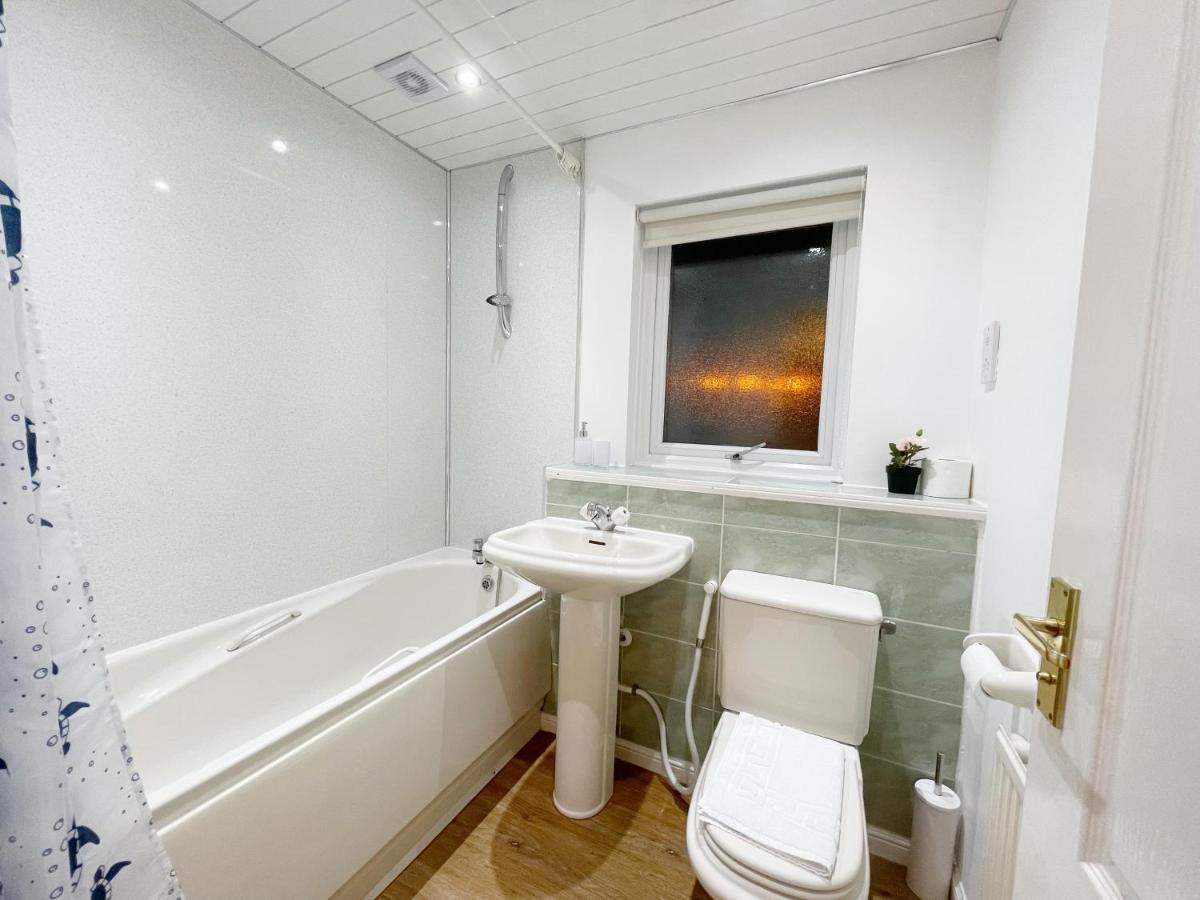 فيلا Cozy Nights Svp Detached House غلاسغو المظهر الخارجي الصورة